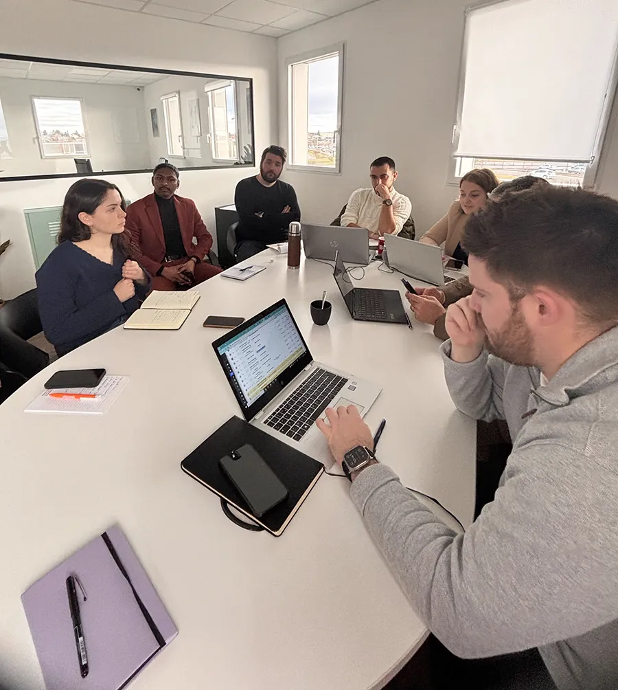 Équipe Linov agence web, réunion équipe